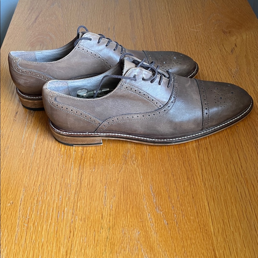 Men’s Taupe Oxfords Size 10